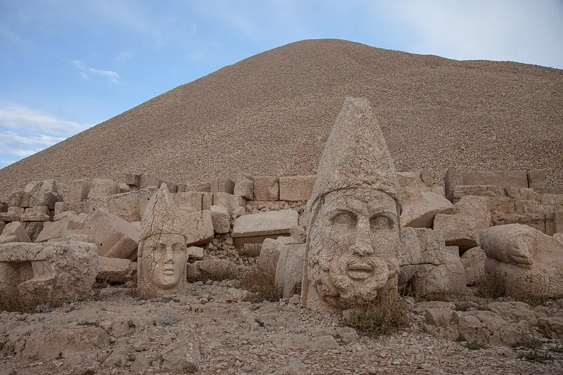 Nemrut Dağı Ören Yeri (UNESCO Dünya Mirası)