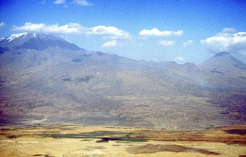Doğubayazıt İlçe Merkezi ve Ağrı Dağı Manzarası