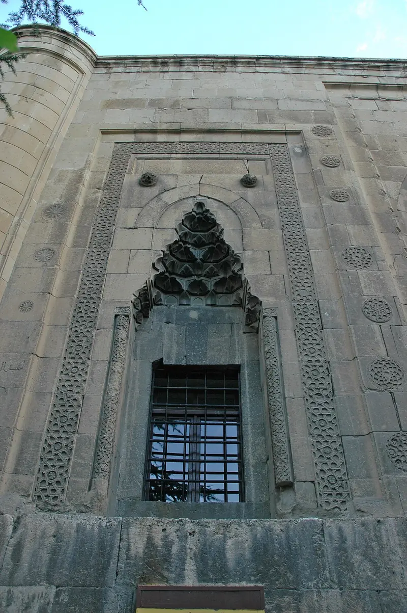 Gökmedrese Camii ve Torumtay Türbesi