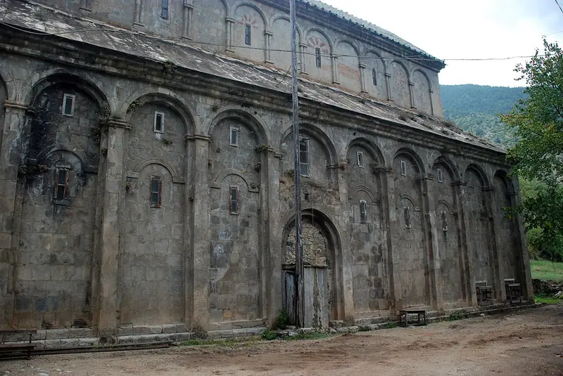 Barhal (Altıparmak) Kilisesi