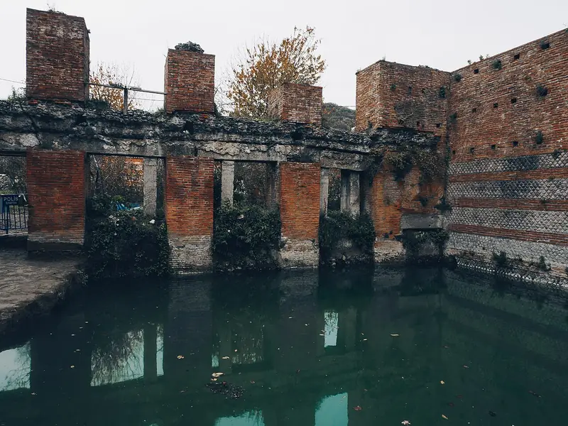 Bedesten (Roma Meclis Binası)