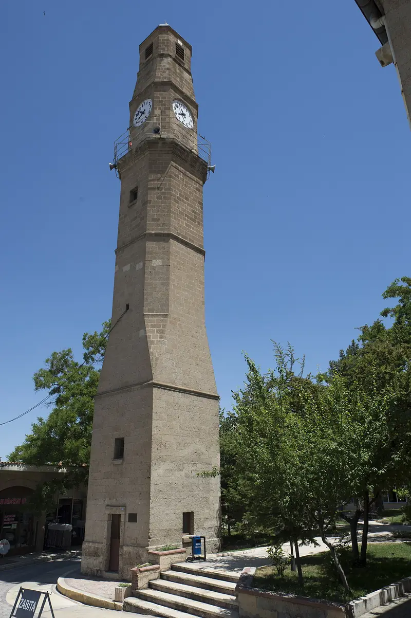Saat Kulesi ve Tarihi Çarşı