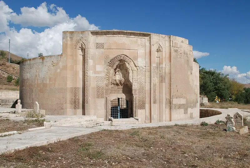 Mama Hatun Kümbeti (Tercan)