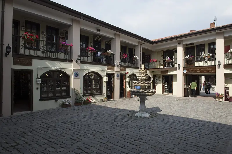 Atlıhan El Sanatları Çarşısı