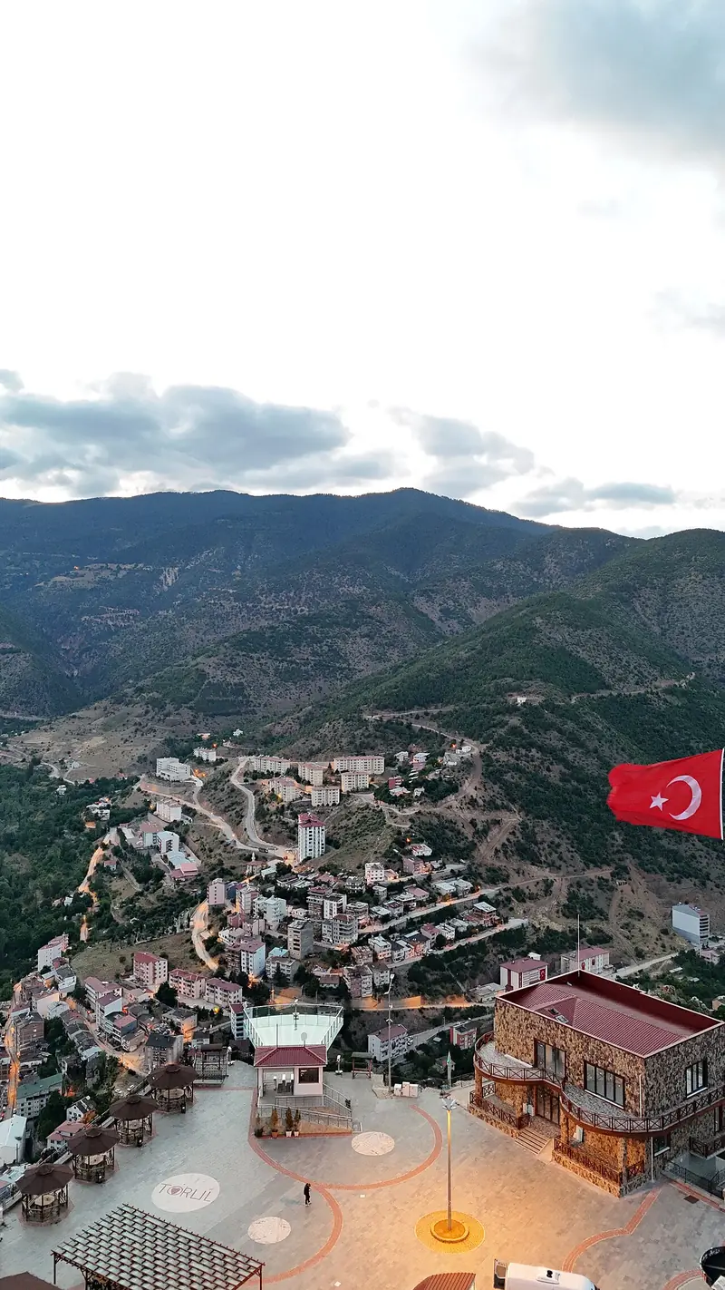 Torul Kalesi ve Cam Seyir Terası