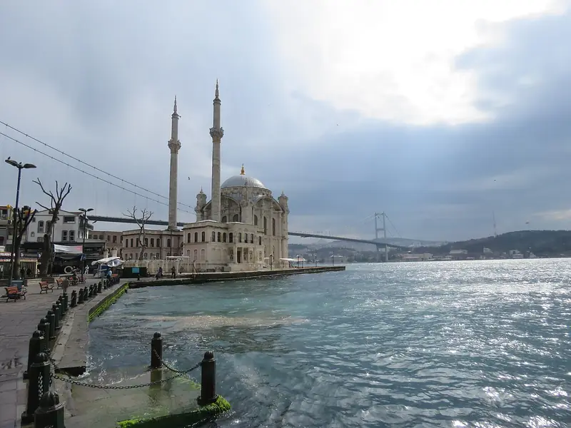 Boğaz Vapuru ve Ortaköy