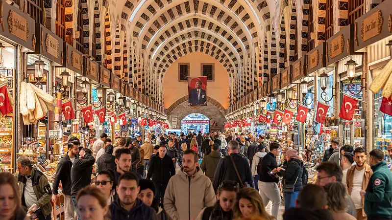 Mısır Çarşısı ve Eminönü