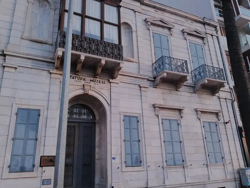 İzmir Atatürk Müzesi