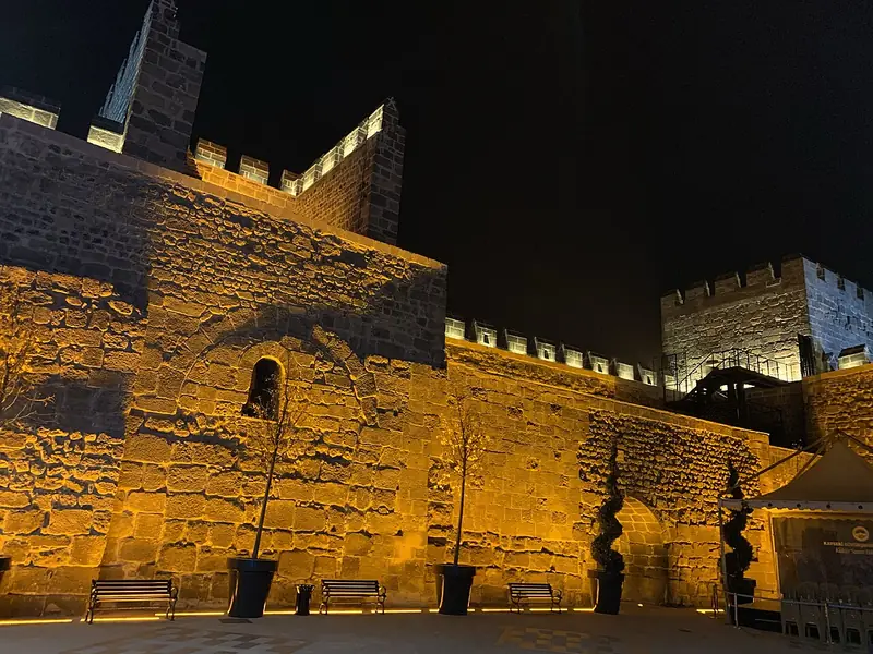 Kayseri Kalesi ve Cumhuriyet Meydanı