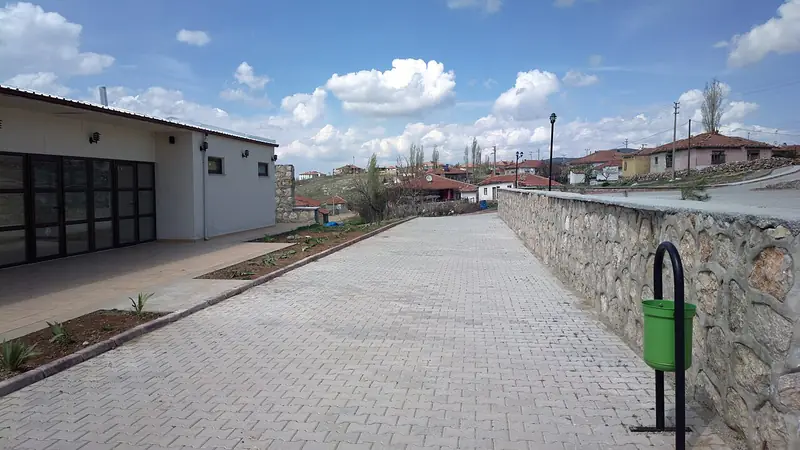Taş Mektep (Hacı Taşan Kültür Merkezi) ve Rahmi Pehlivanlı Sanat Evi