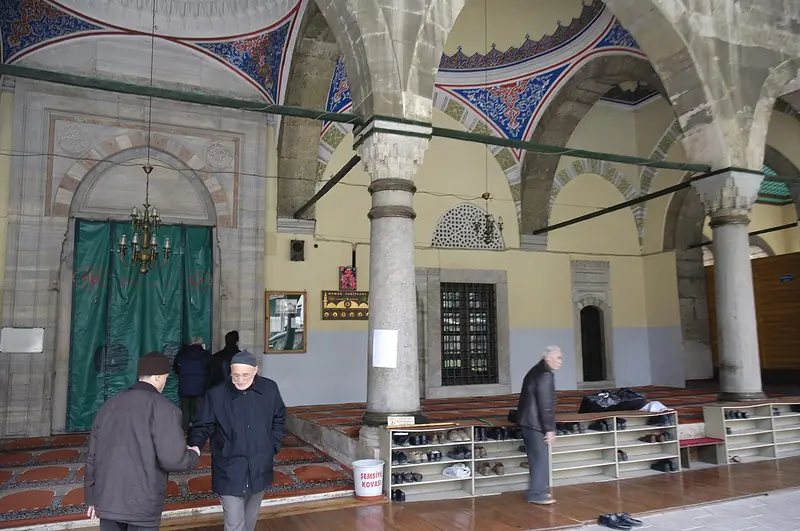 Pertev Paşa (Yeni Cuma) Camii ve Orhan Camii