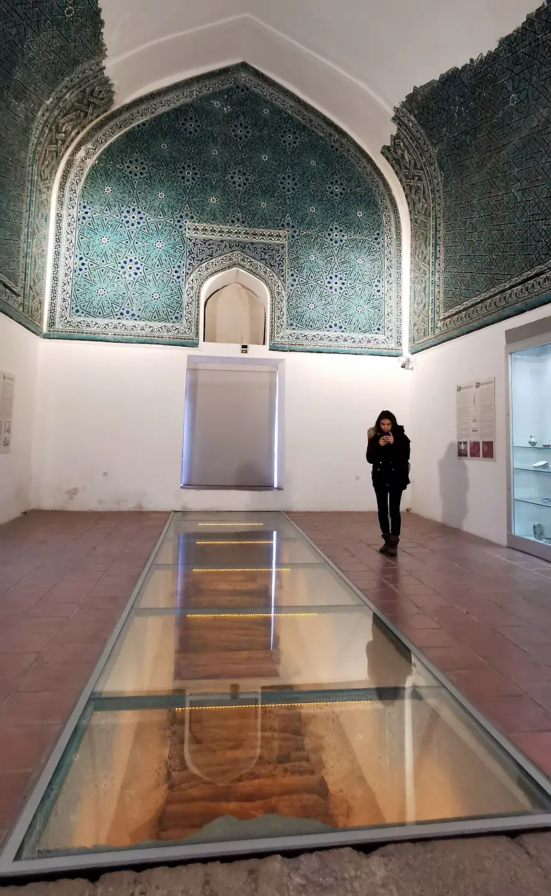 Karatay Medresesi (Çini Eserler Müzesi)