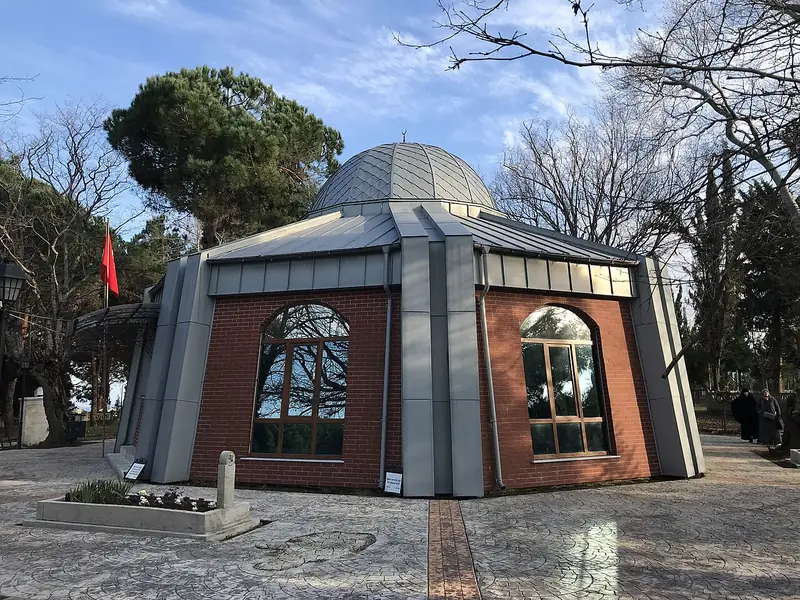 Ünye Yunus Emre Türbesi