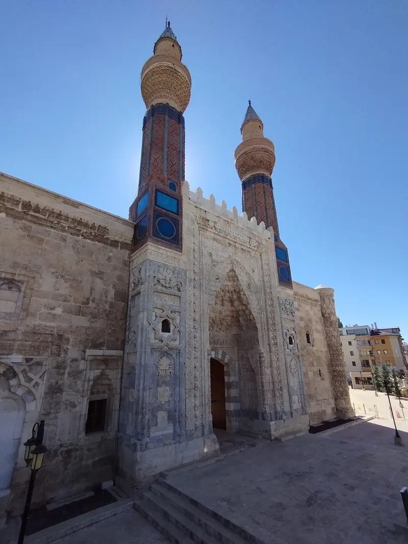 Gök Medrese (Vakıf Müzesi)