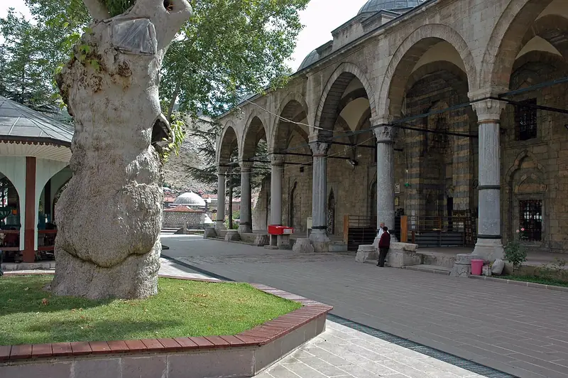 Ali Paşa Camii ve Hamamı