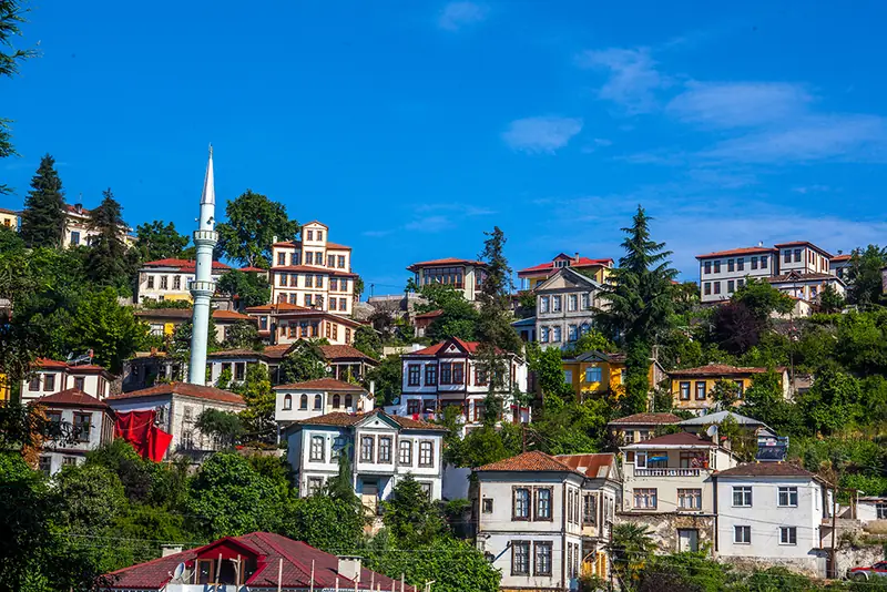 Akçaabat Ortamahalle Tarihi Evleri